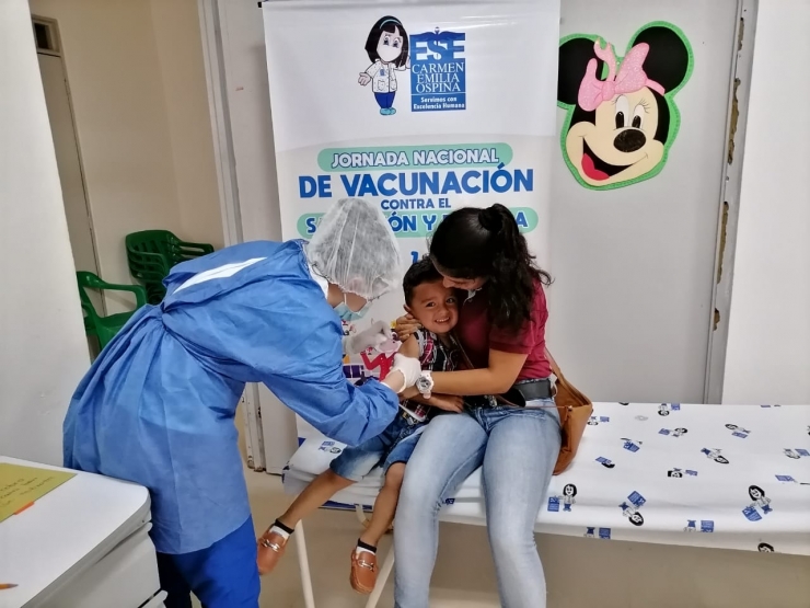 Padres de familia a vacunar a sus hijos contra el sarampión y la rubéola